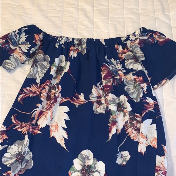 Off the shoulder dress - Picture 2 of 3